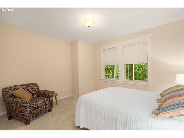 9222 Nw MURDOCK St, Portland, OR 97229