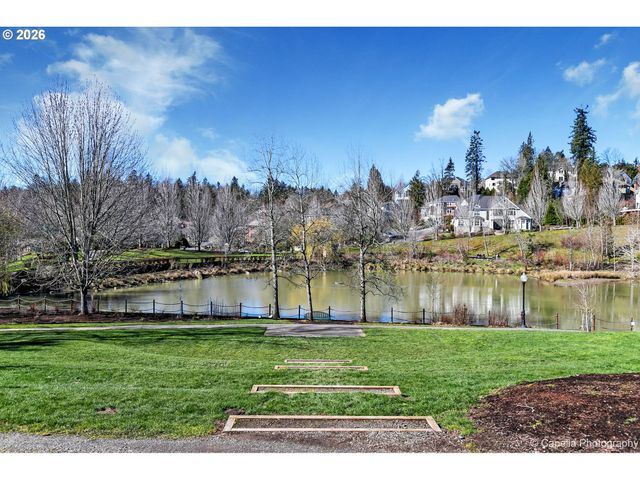 9222 Nw MURDOCK St, Portland, OR 97229
