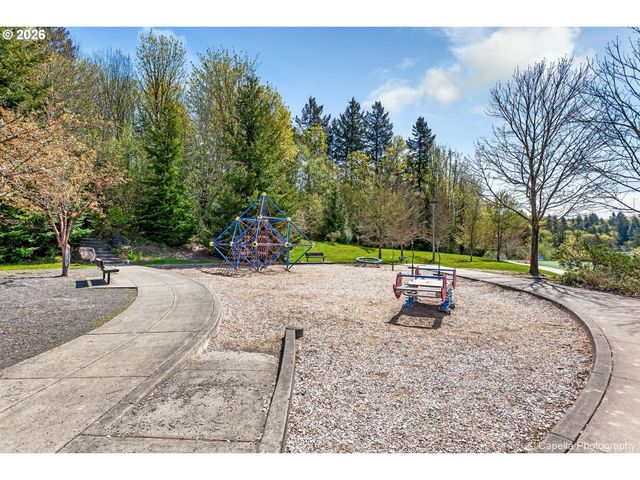 9222 Nw MURDOCK St, Portland, OR 97229