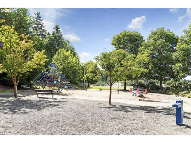 9222 Nw MURDOCK St, Portland, OR 97229