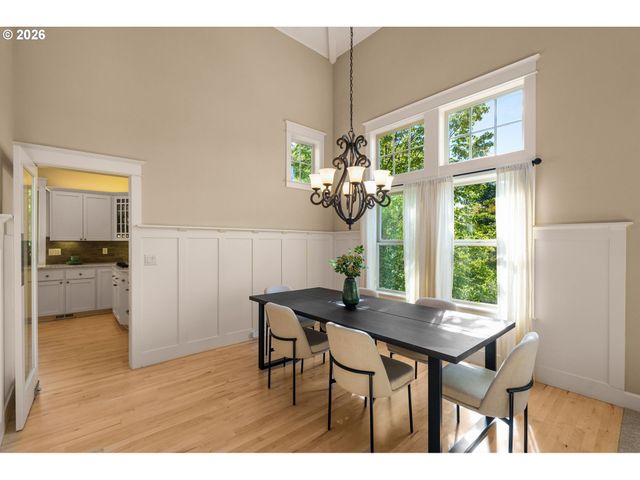 9222 Nw MURDOCK St, Portland, OR 97229