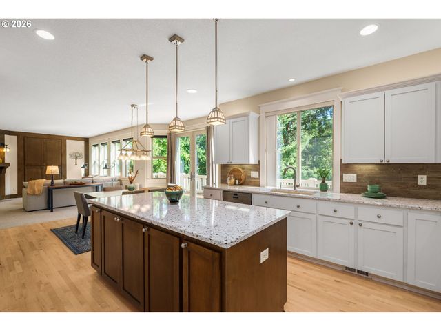 9222 Nw MURDOCK St, Portland, OR 97229