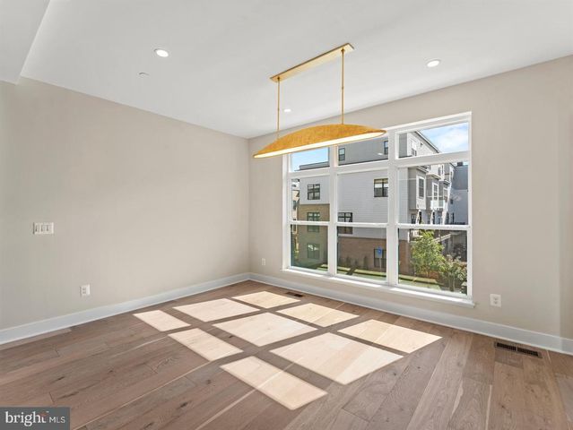 2015 TYSONS RIDGELINE RD, Falls Church, VA 22043