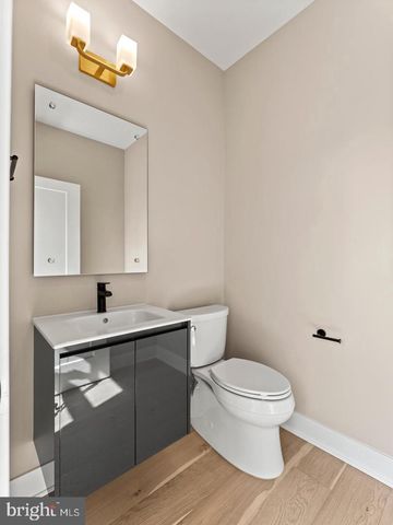 2015 TYSONS RIDGELINE RD, Falls Church, VA 22043