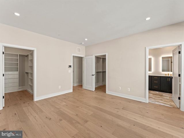 2015 TYSONS RIDGELINE RD, Falls Church, VA 22043