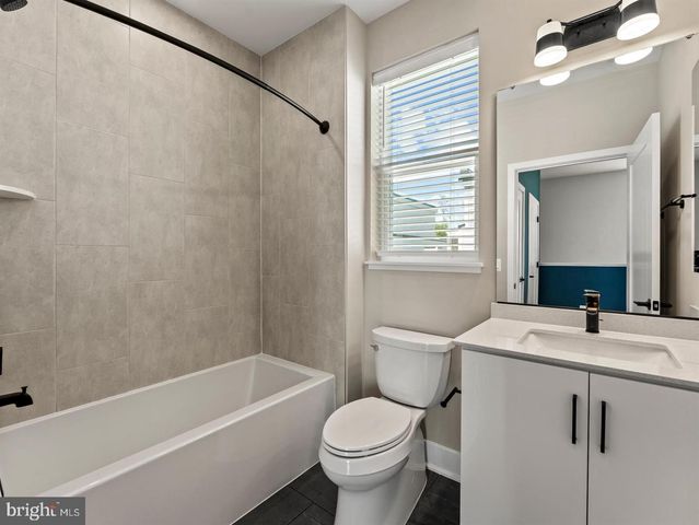 2015 TYSONS RIDGELINE RD, Falls Church, VA 22043