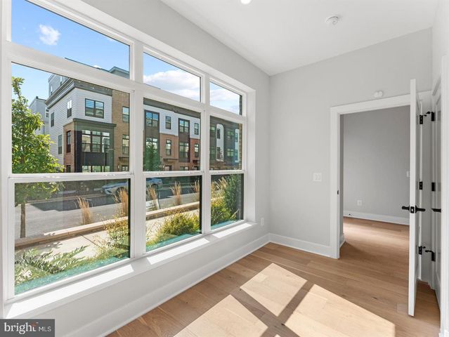 2015 TYSONS RIDGELINE RD, Falls Church, VA 22043
