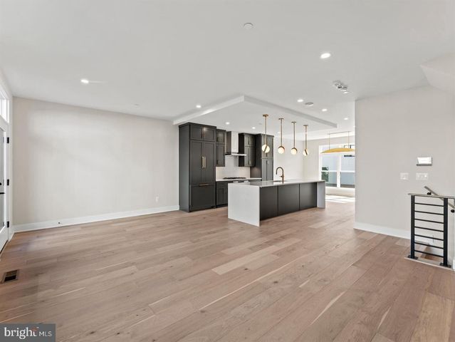 2015 TYSONS RIDGELINE RD, Falls Church, VA 22043
