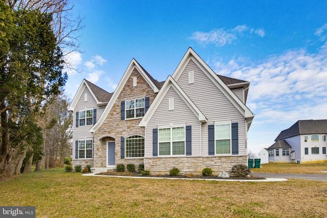 1525 VILLAGE RD, Strasburg, PA 17579