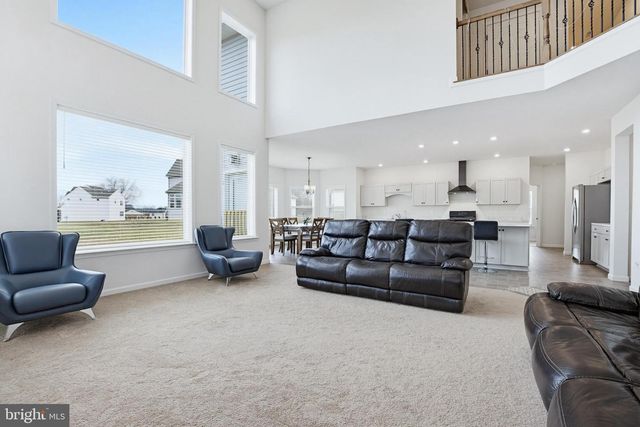 1525 VILLAGE RD, Strasburg, PA 17579