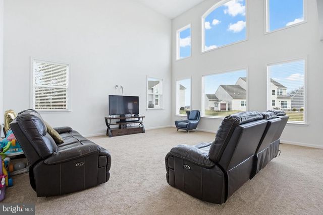 1525 VILLAGE RD, Strasburg, PA 17579