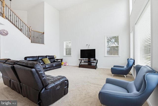 1525 VILLAGE RD, Strasburg, PA 17579
