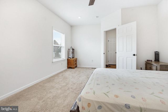 1525 VILLAGE RD, Strasburg, PA 17579