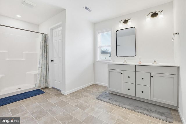 1525 VILLAGE RD, Strasburg, PA 17579