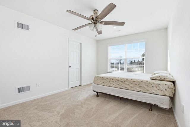 1525 VILLAGE RD, Strasburg, PA 17579