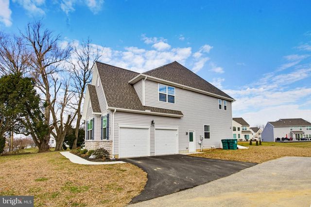 1525 VILLAGE RD, Strasburg, PA 17579