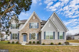1525 VILLAGE RD, Strasburg, PA 17579