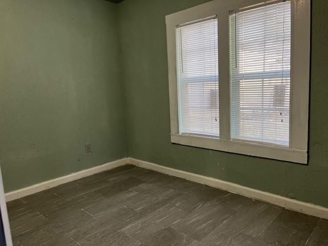 1806 N Avenue S, Freeport, TX 77541