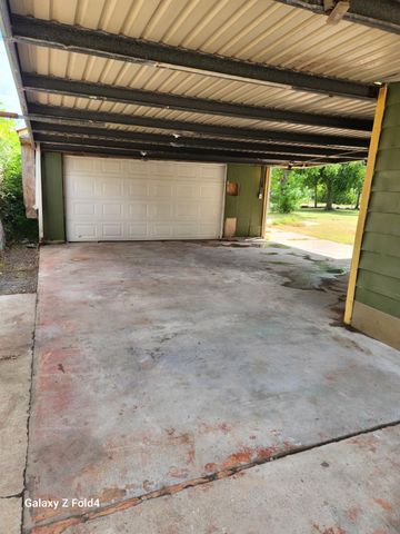 1806 N Avenue S, Freeport, TX 77541