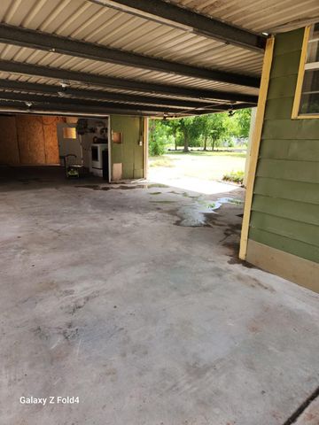 1806 N Avenue S, Freeport, TX 77541