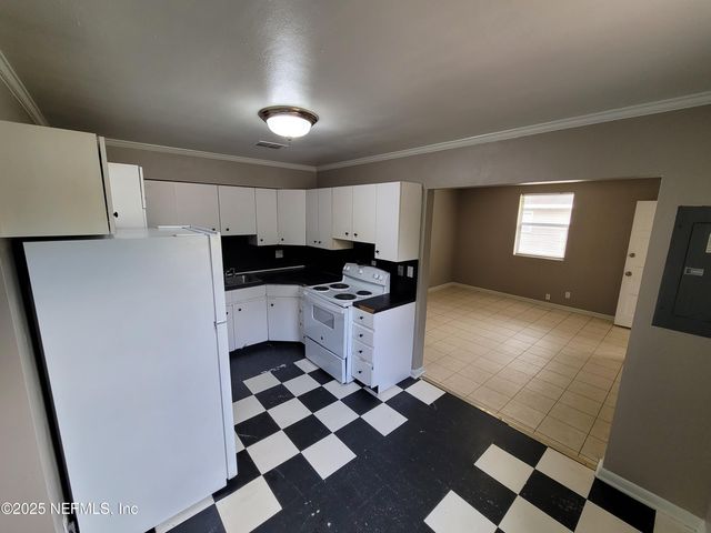 1650 W 14TH Street, Jacksonville, FL 32209