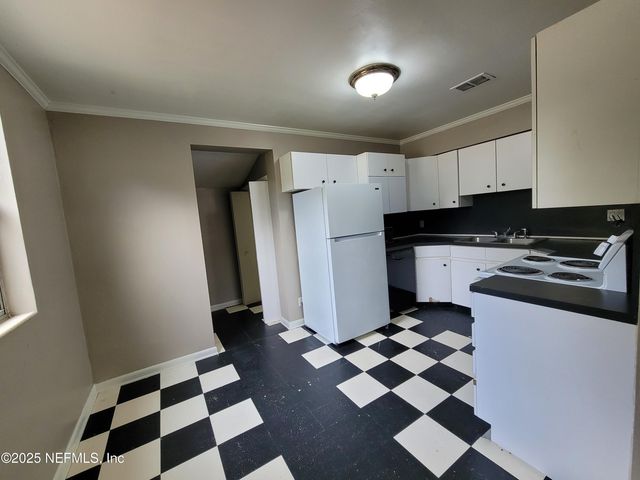 1650 W 14TH Street, Jacksonville, FL 32209