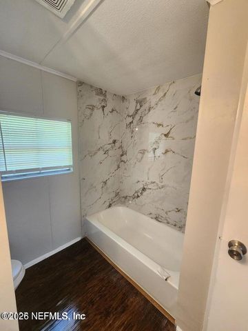5827 AUGO Lane, Jacksonville, FL 32244