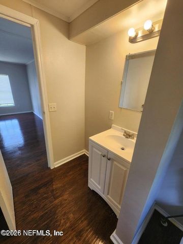 5827 AUGO Lane, Jacksonville, FL 32244