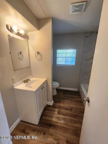 5827 AUGO Lane, Jacksonville, FL 32244