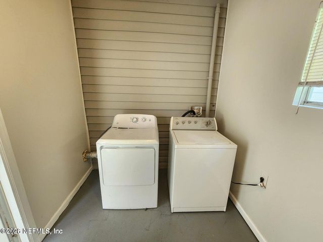 5827 AUGO Lane, Jacksonville, FL 32244