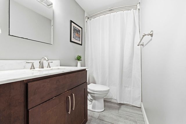 242 W 5th St 1, Boston, MA 02127