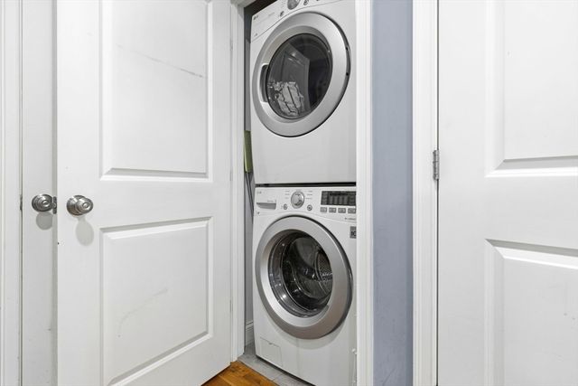 242 W 5th St 1, Boston, MA 02127