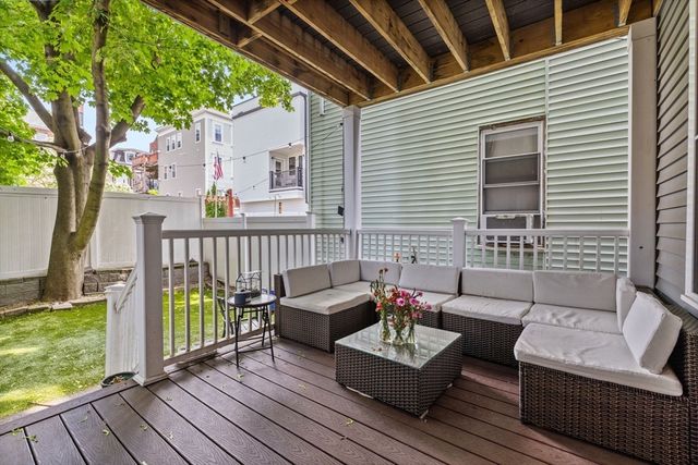 242 W 5th St 1, Boston, MA 02127