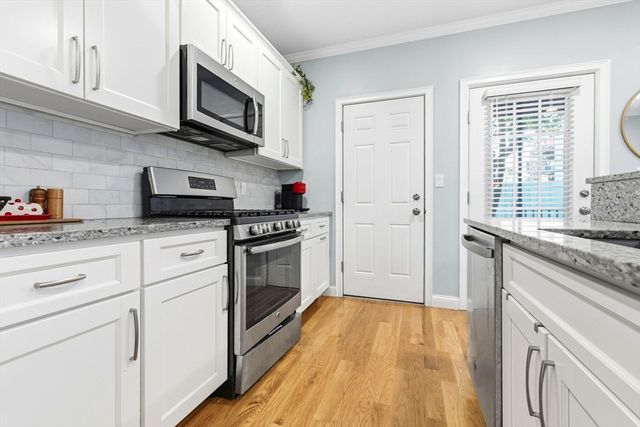 242 W 5th St 1, Boston, MA 02127