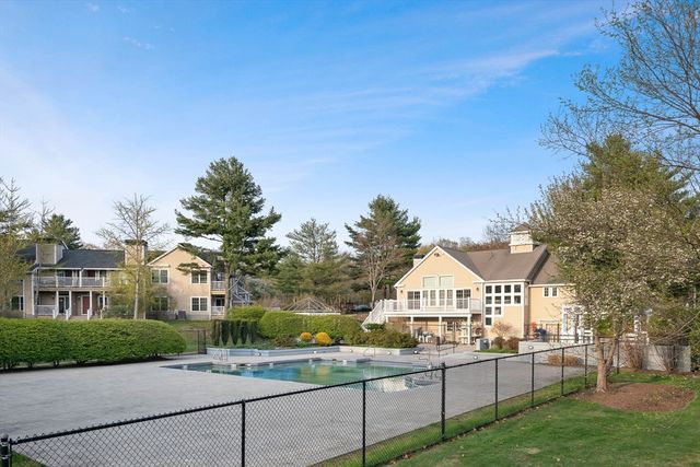 73 Bradford Commons Ln. 73, Braintree, MA 02184