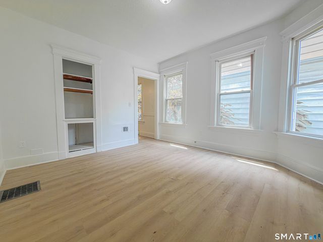 445 Dixwell Avenue, New Haven, CT 06511