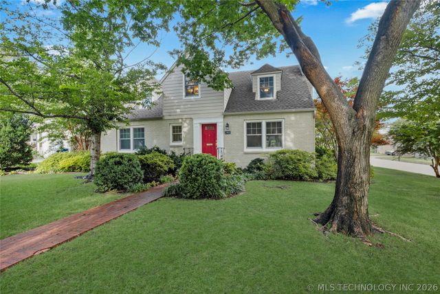 2502 S Columbia Place, Tulsa, OK 74114