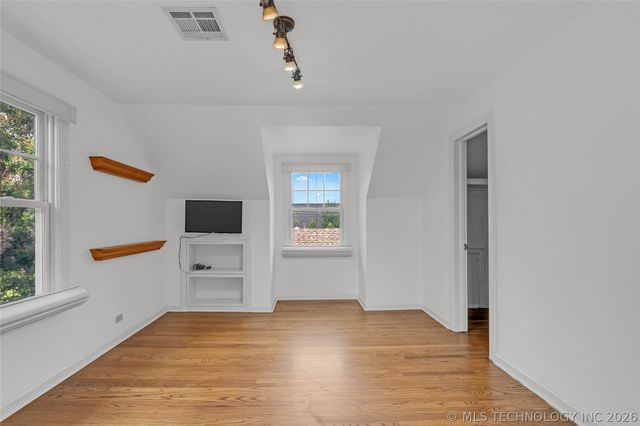 2502 S Columbia Place, Tulsa, OK 74114