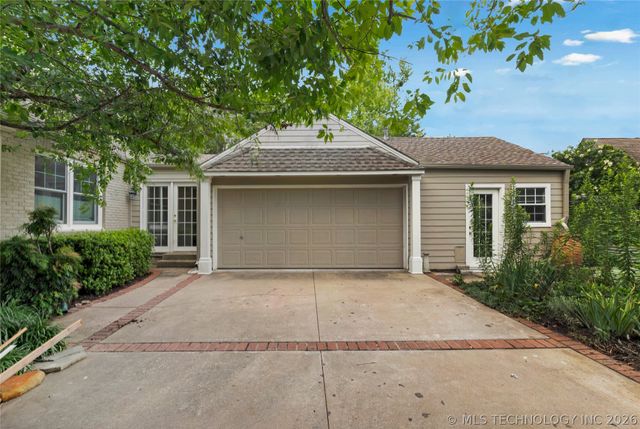 2502 S Columbia Place, Tulsa, OK 74114