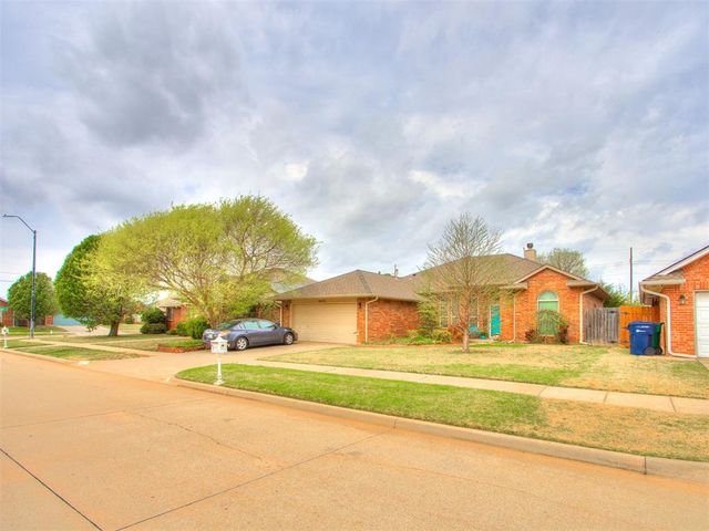 8425 NW 77th Place, Oklahoma City, OK 73132
