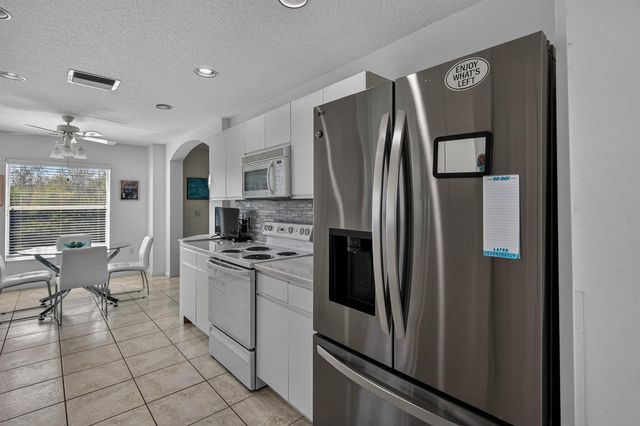 7676 Springwater Place 201, Boynton Beach, FL 33437