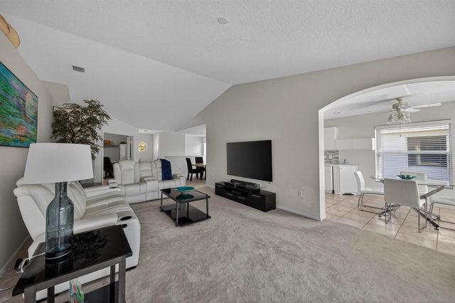 7676 Springwater Place 201, Boynton Beach, FL 33437