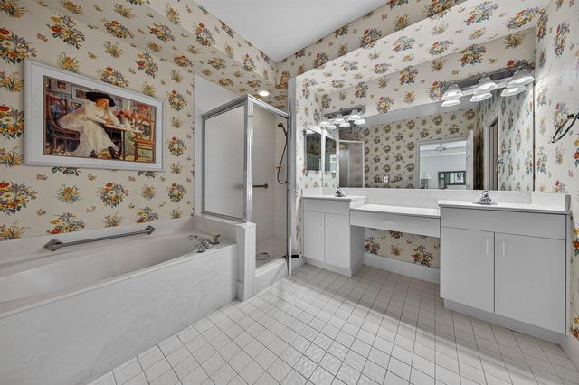 7676 Springwater Place 201, Boynton Beach, FL 33437