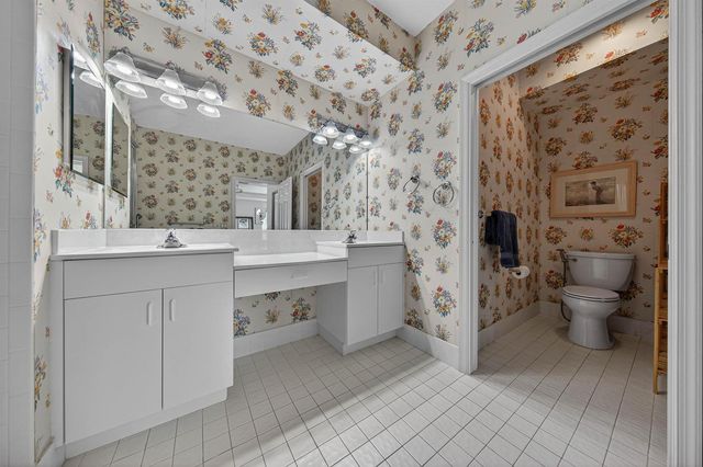7676 Springwater Place 201, Boynton Beach, FL 33437