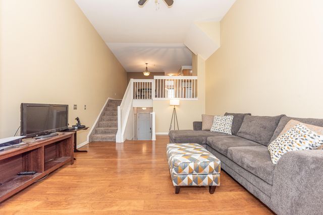 1867 Lindsay Lane, Ann Arbor, MI 48104