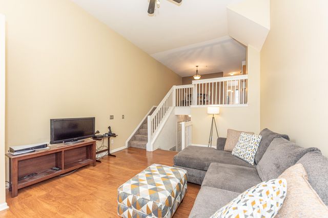 1867 Lindsay Lane, Ann Arbor, MI 48104