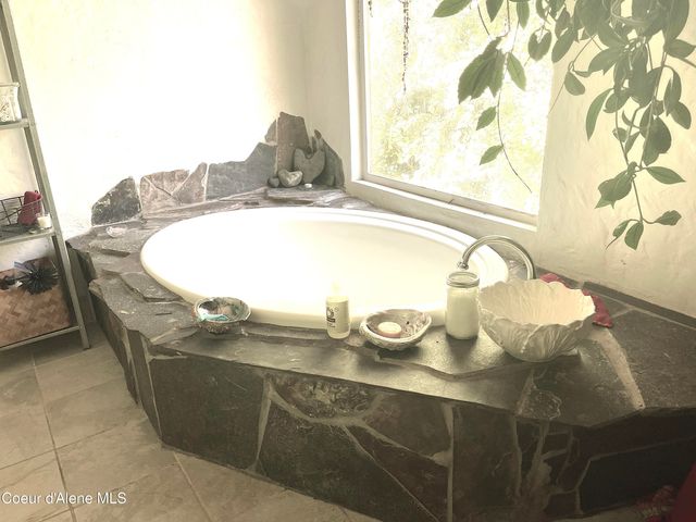 2256 Hoodoo Mountain Rd, Priest River, ID 83856