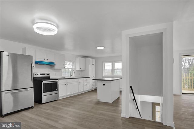 19 BACK ST, Mahanoy City, PA 17948