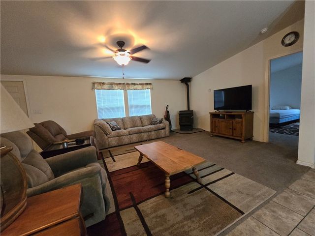 3689 N Avra Road, Golden Valley, AZ 86413