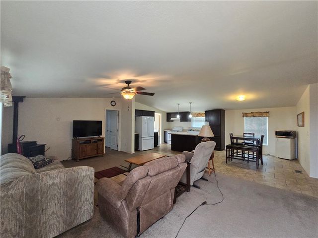 3689 N Avra Road, Golden Valley, AZ 86413